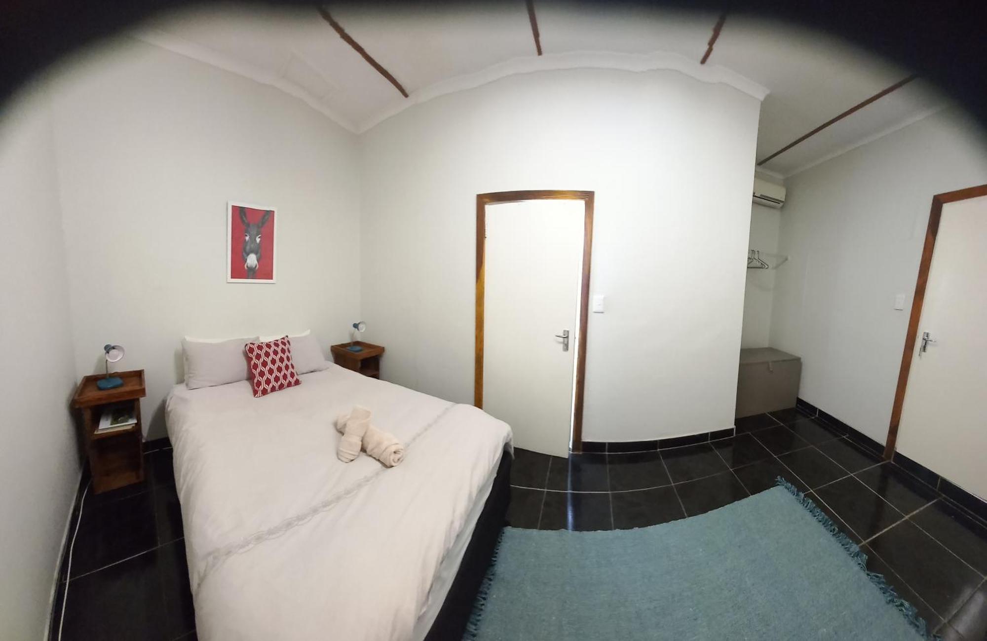 Urban Farm Haus Guesthouse Рунду Номер фото